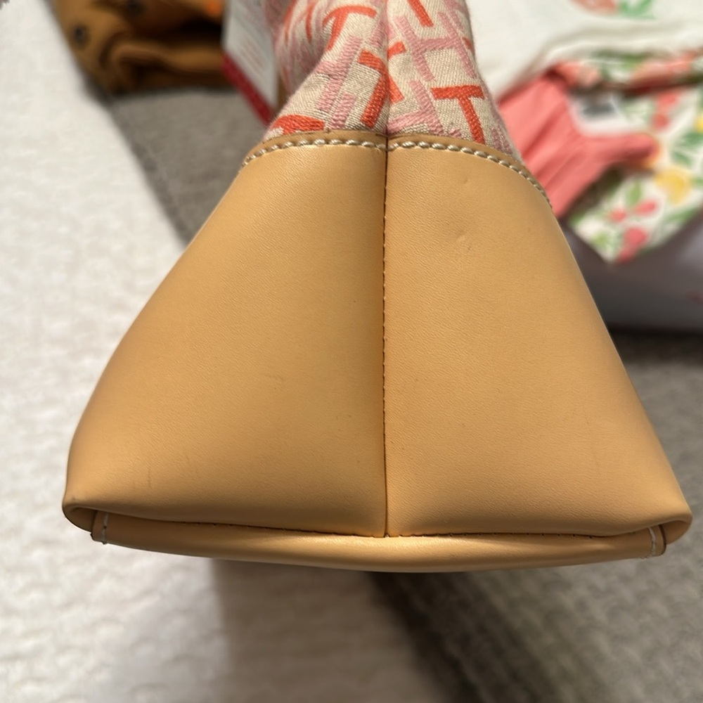 Tommy Hilfiger small handbag NWT - Picture 11 of 14